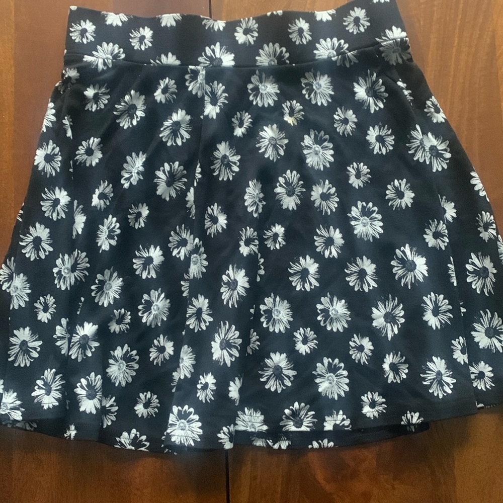 Dandelion floral mini skirt